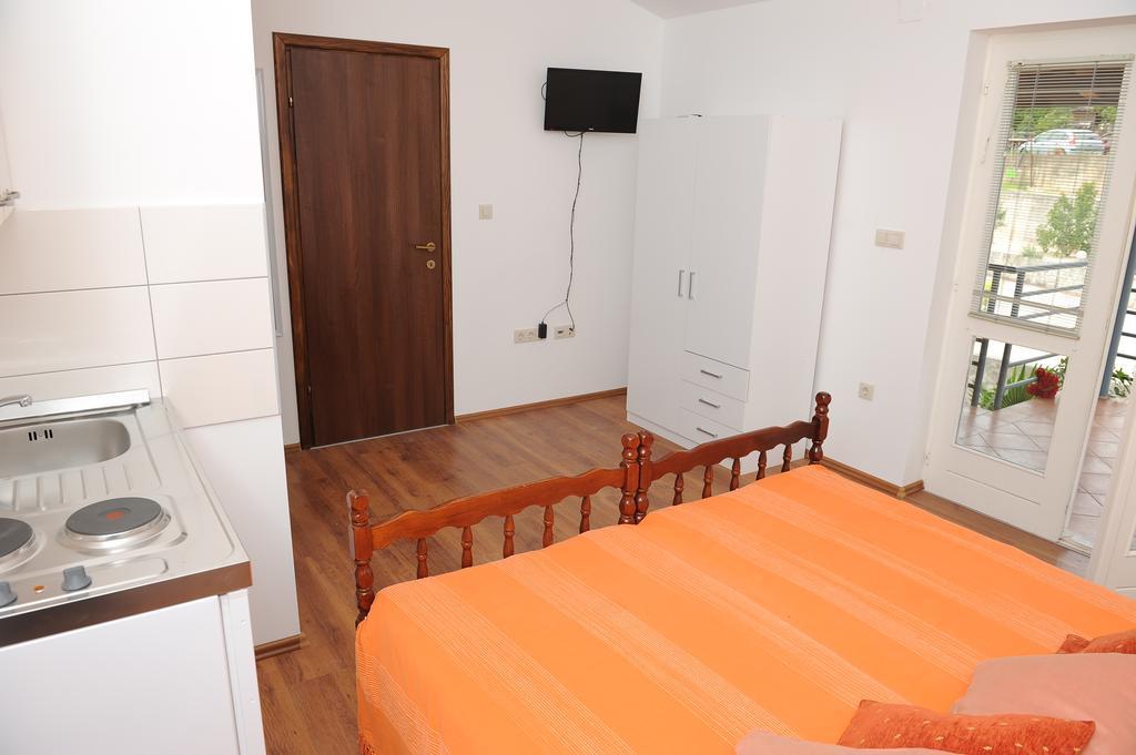 Apartments Neda Плоче Екстериор снимка
