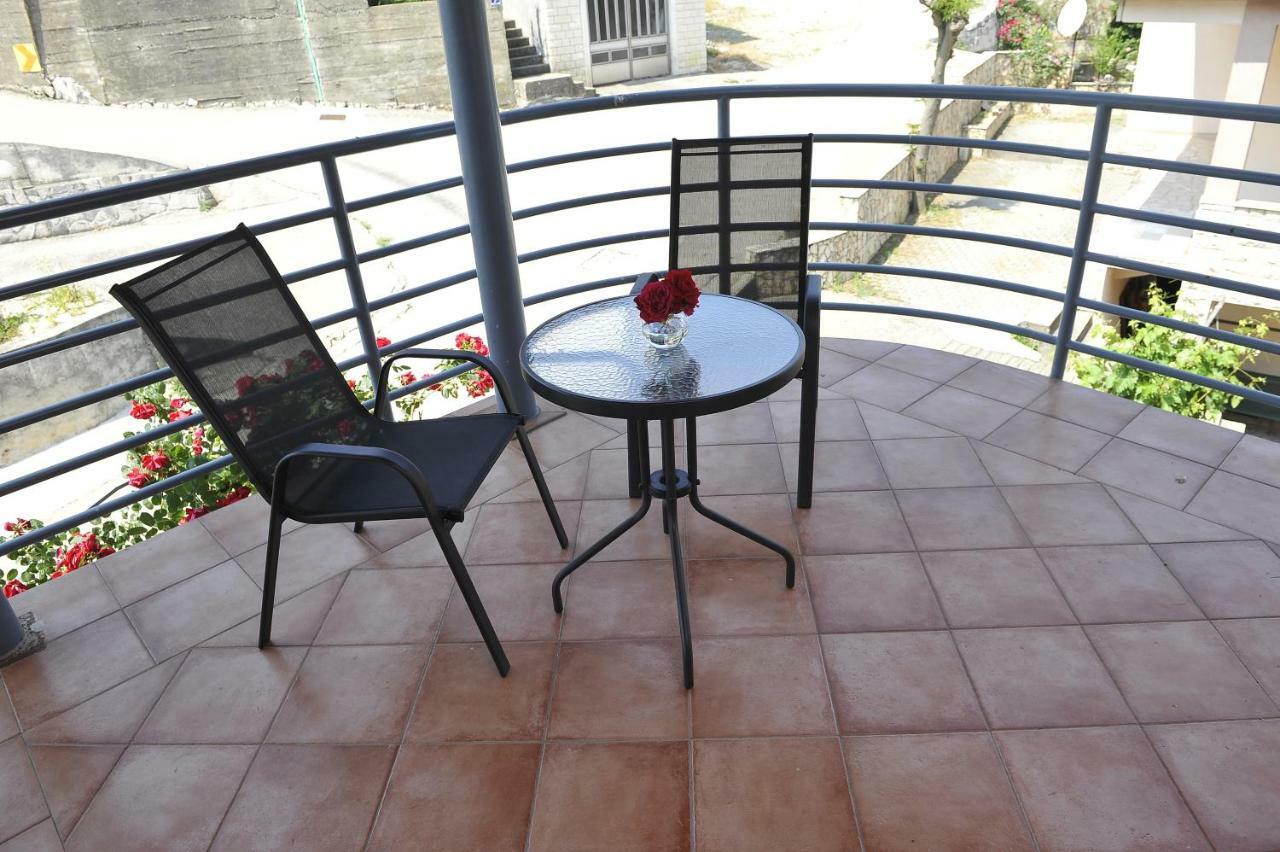 Apartments Neda Плоче Екстериор снимка